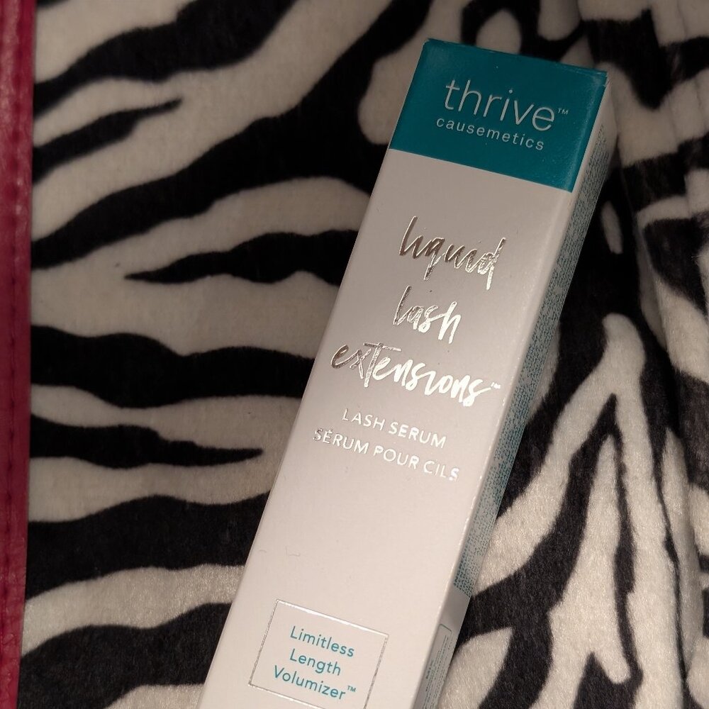Thrive liquid lash extensions lash serum volumizer
